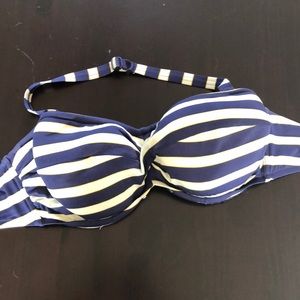 Bikini top with underwire